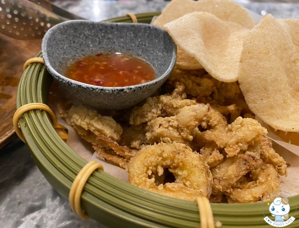 凱撒大飯店 
LOTUS 蓮花餐廳
酥炸蒜香透抽